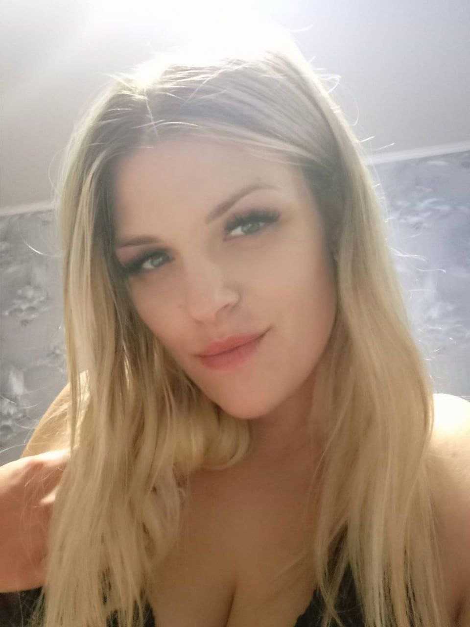 Victoria 🇺🇦 — couple, petite creator from Kharkiv | Find Her OF