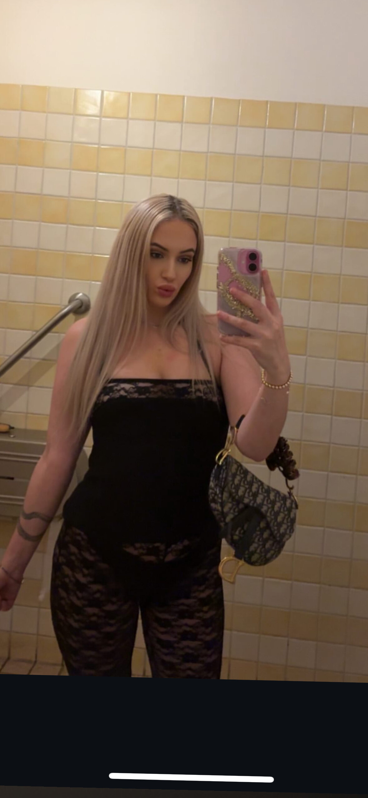 𝐁𝐞𝐧𝐭𝐥𝐞𝐲 𝐌𝐚𝐲 🍾 — blonde, bdsm creator from Adelaide | Find Her OF