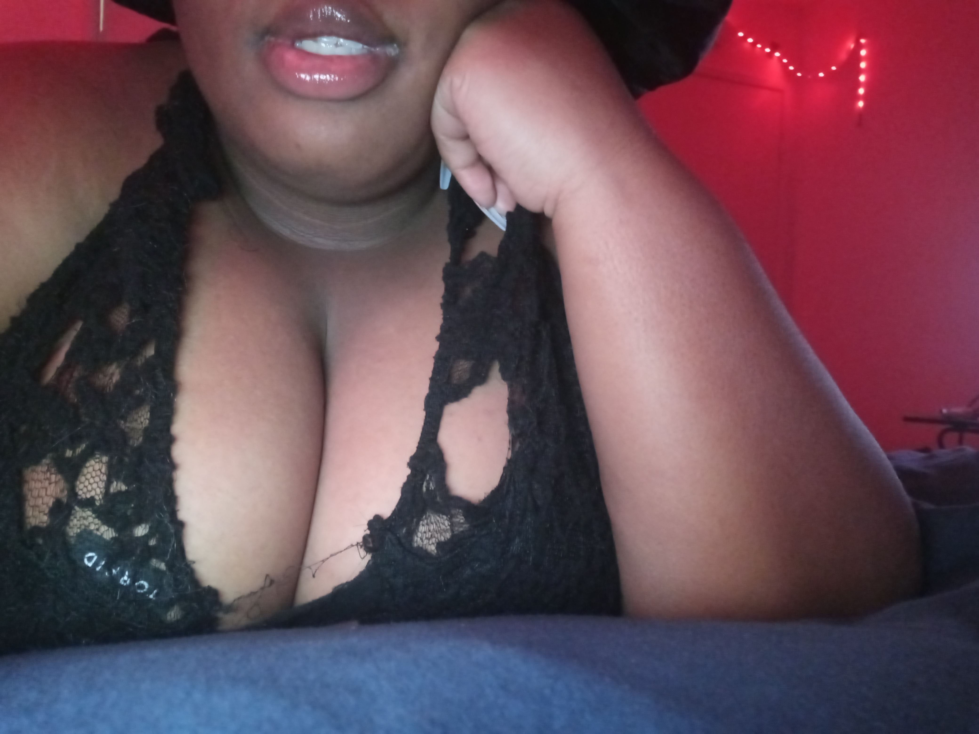 Violet — feet creator from Palmdale | Find Her OF