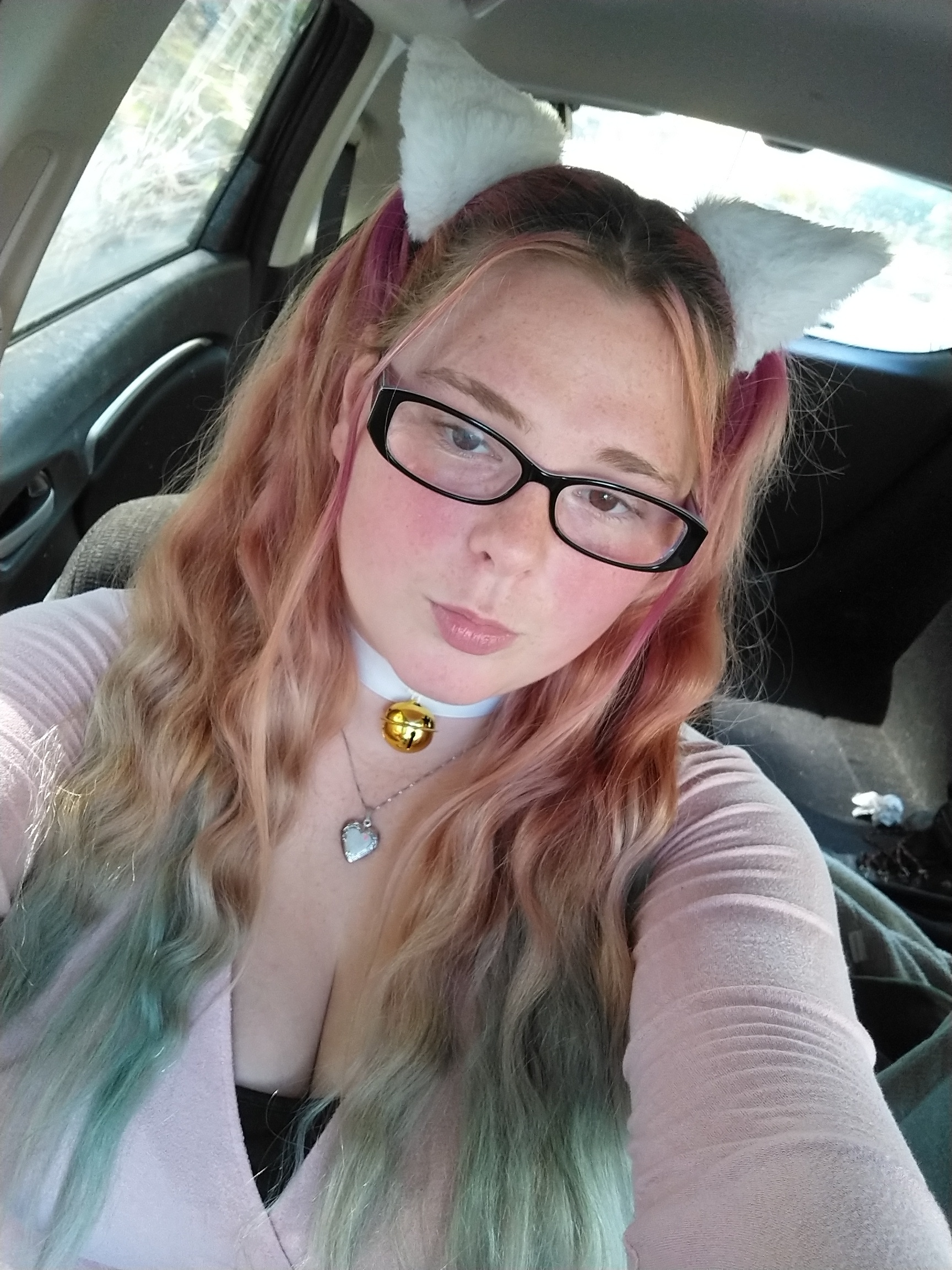 Kitty — petite creator from West Virginia | Find Her OF