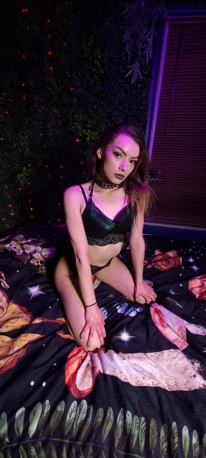 Xana Skylar — latina, femdom creator from Des Moines | Find Her OF