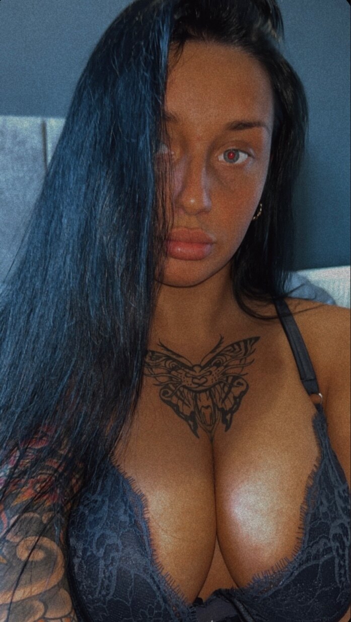 Demmi — couple creator from Glasgow | Find Her OF