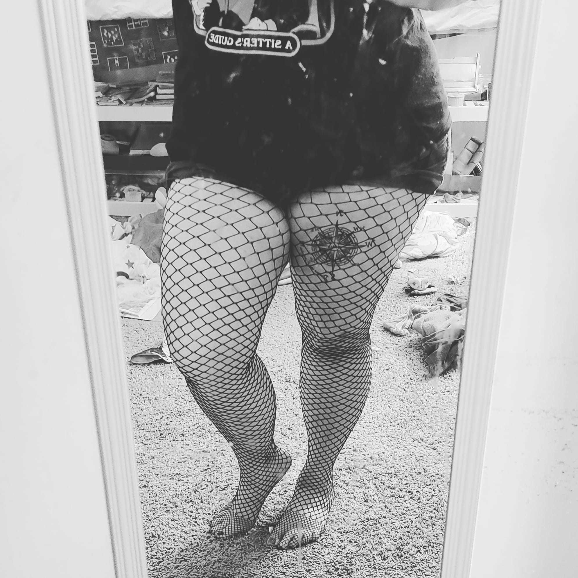 Lux — goth, femdom creator from Huntsville | Find Her OF