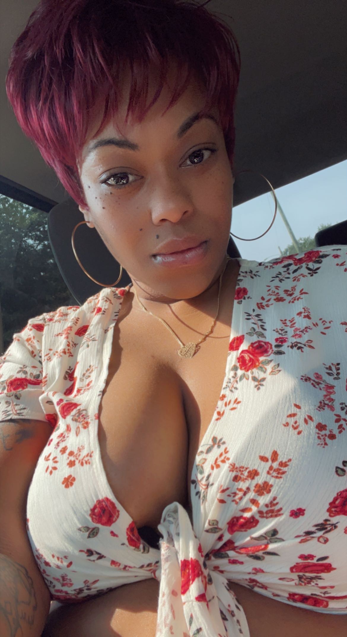 Yolanda — curvy creator from Virginia Beach | Find Her OF