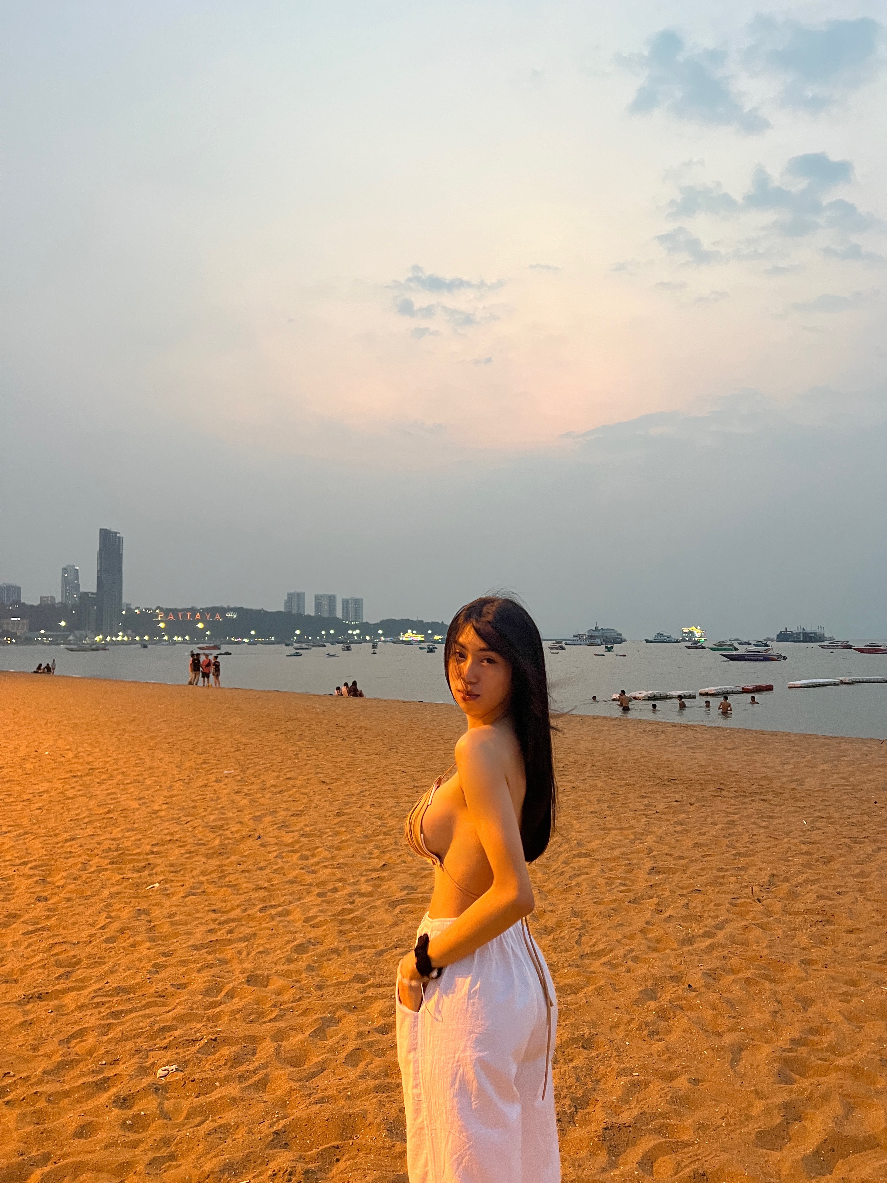 𝓨𝓾𝓴𝓲 𝓞𝓷𝓷𝓪 — uk creator from Bangkok | Find Her OF